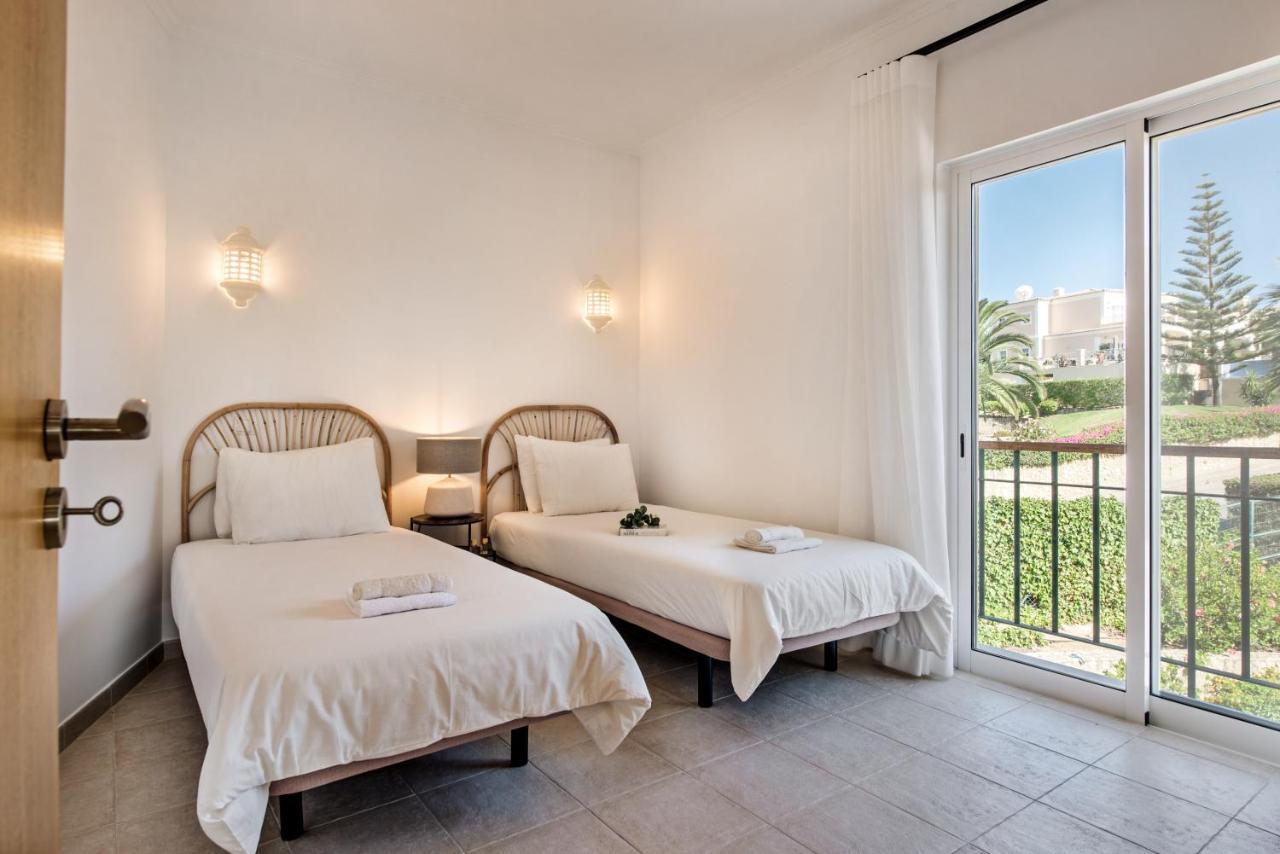 Luxurious First Floor Apartment Sleeps 4 Carvoeiro  Exterior foto